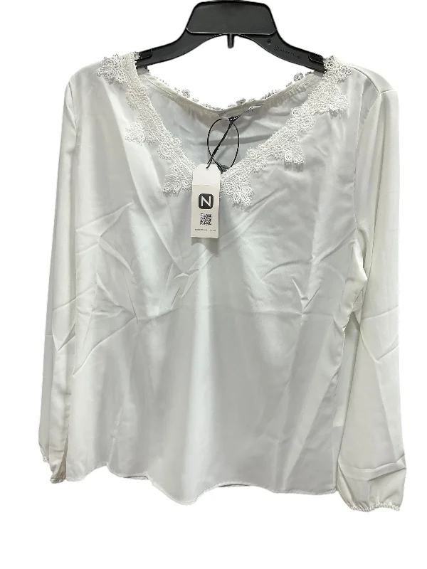 Top Long Sleeve By Clothes Mentor In White, Size: L Vacation