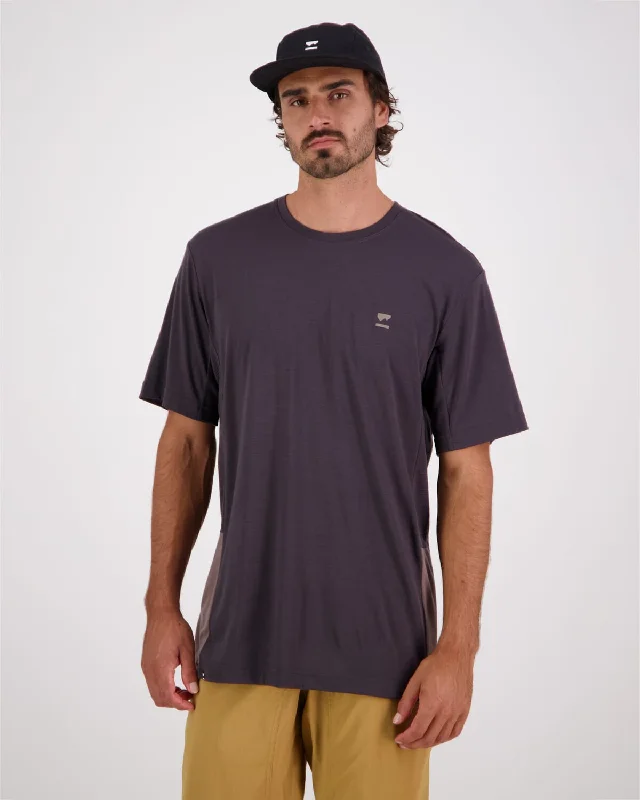 Tarn Merino T-Shirt - Iron / Shale Traditional Men's Wool